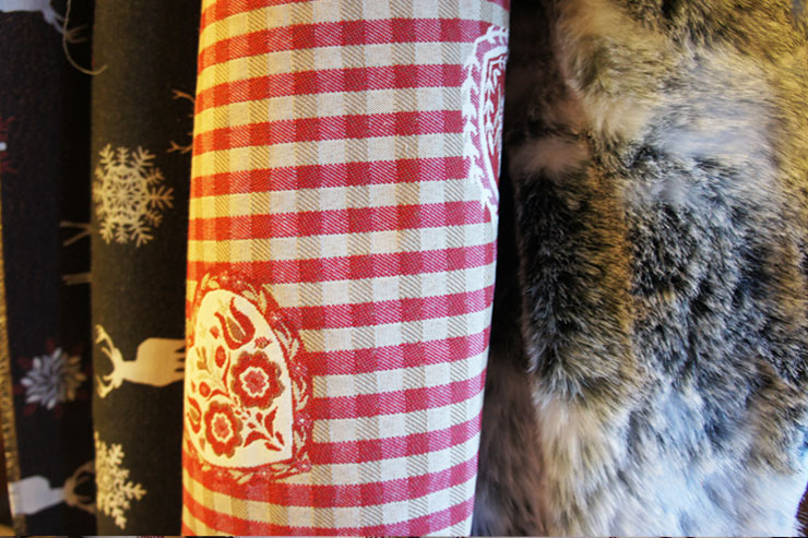 vous trouverez dans notre atelier toutes les solutions pour réussir votre décoration d'intérieur chaleureux